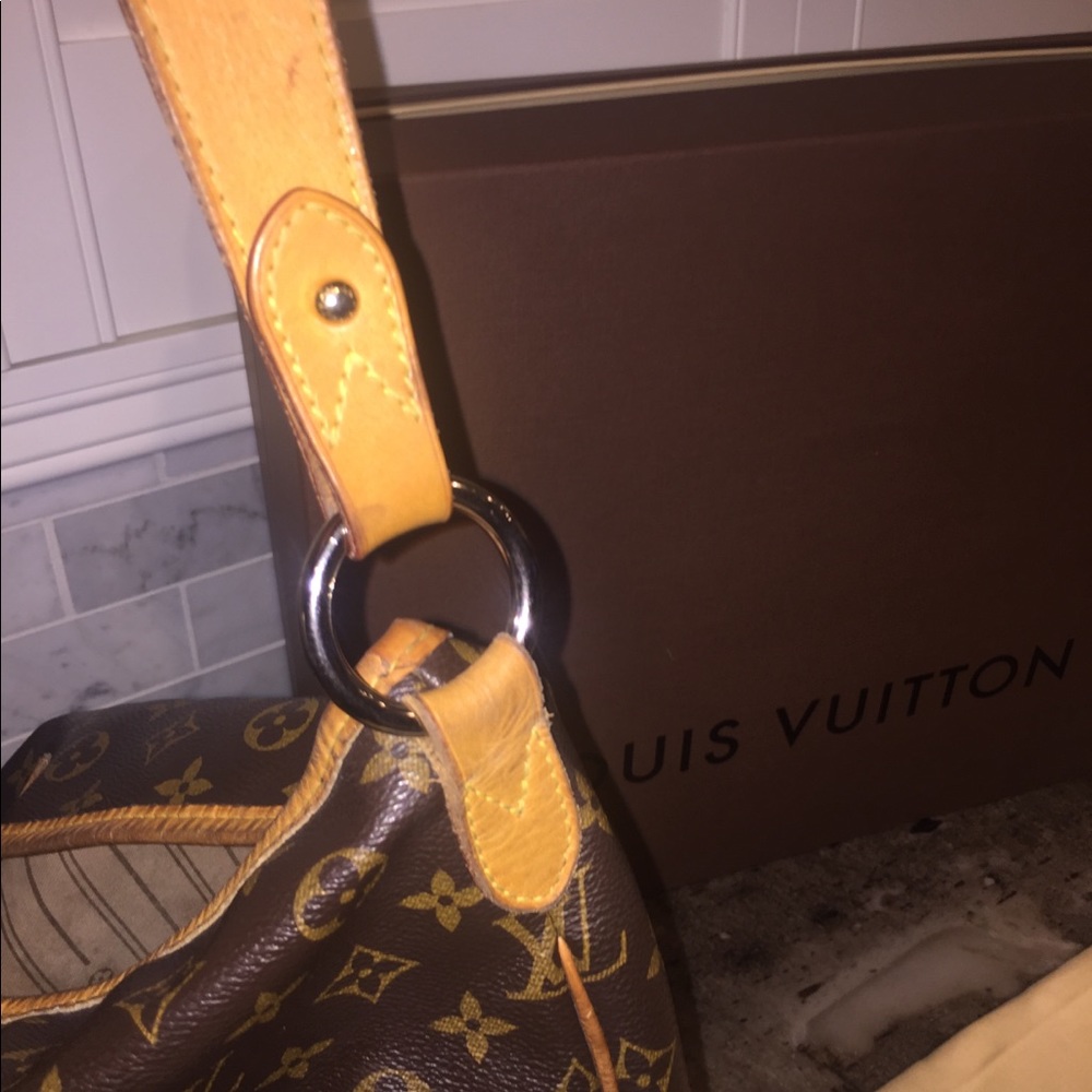 Authentic Louis Vuitton Purse - Picture 3 of 8